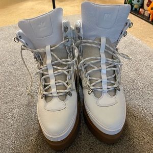 Adidas Ivy Park Sleek Boot Size 9/5 Women replacement box